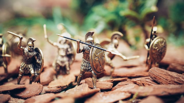 There is an art to how to handle customer complaints effectively. Hear them out and treat customers in a firm but fair manner. There is an art to how to handle customer complaints effectively. Hear them out and treat customers in a firm but fair manner.
